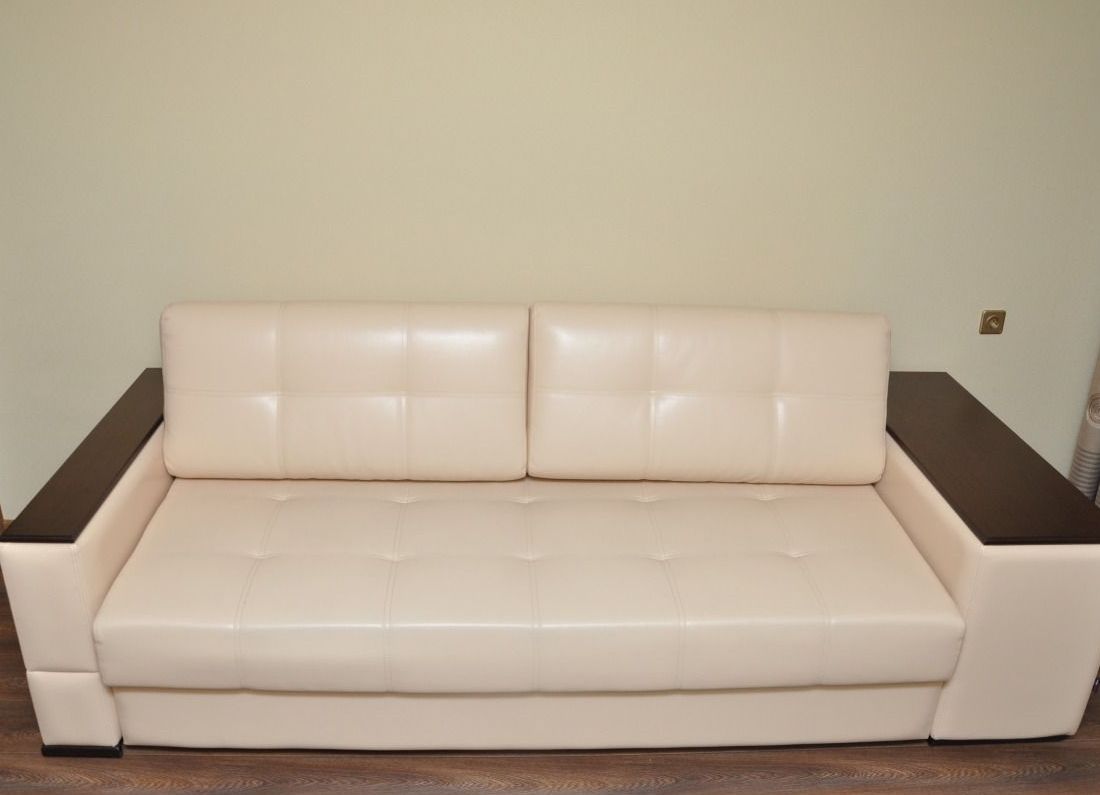 Un canapé léger en cuir écologique